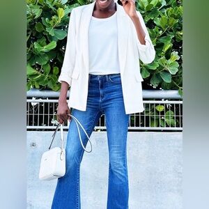 Simple Vera Wang chic sleek white blazer jacket long drape silky ruched medium